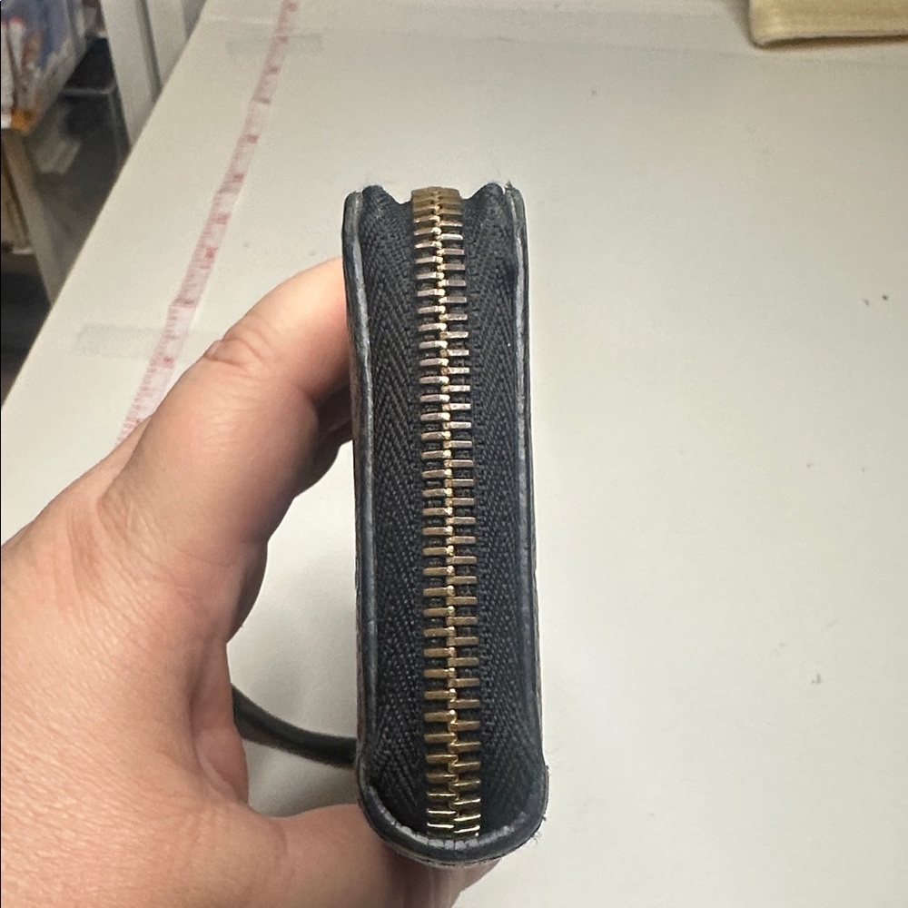 Louis Vuitton Black Leather Wallet - Picture 4 of 6